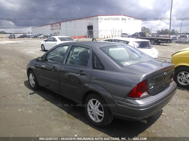 1FAFP34373W226457 - 2003 FORD FOCUS SE COMFORT/SE SPORT GRAY photo 3