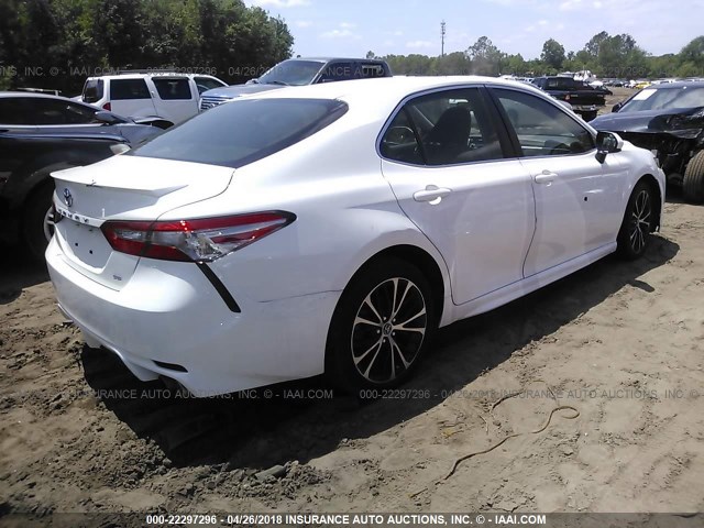 JTNB11HK5J3008513 - 2018 TOYOTA CAMRY L/LE/XLE/SE/XSE WHITE photo 4