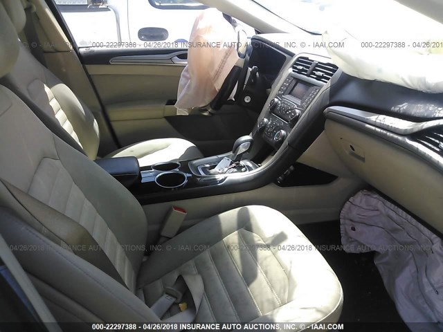 3FA6P0H70DR150225 - 2013 FORD FUSION SE WHITE photo 5