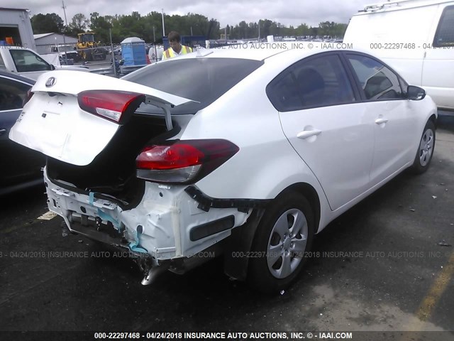 3KPFL4A70HE143697 - 2017 KIA FORTE LX/S WHITE photo 4