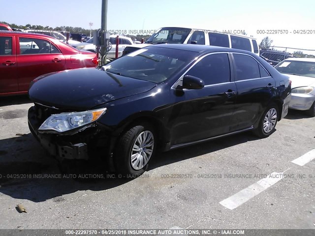 4T1BF1FK5EU468047 - 2014 TOYOTA CAMRY L/SE/LE/XLE შავი ფოტო 2