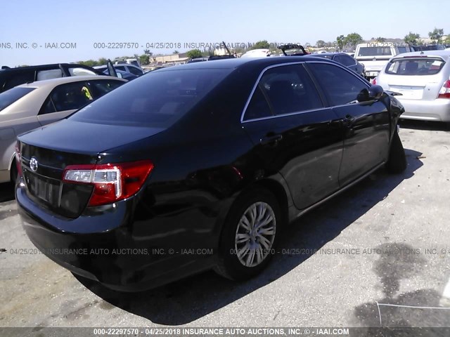 4T1BF1FK5EU468047 - 2014 TOYOTA CAMRY L/SE/LE/XLE შავი ფოტო 4
