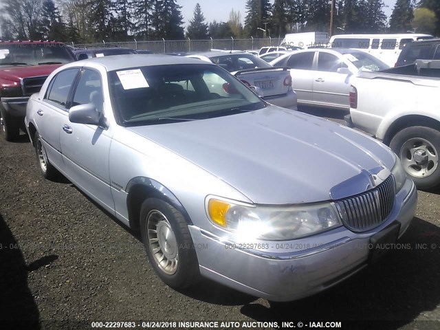 1LNHM81W7XY702428 - 1999 LINCOLN TOWN CAR EXECUTIVE SILVER photo 6