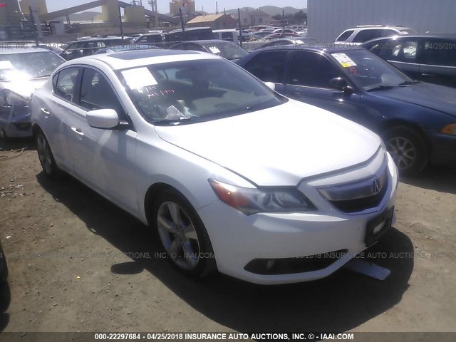 19VDE1F77DE014710 - 2013 ACURA ILX 20 TECH WHITE photo 1