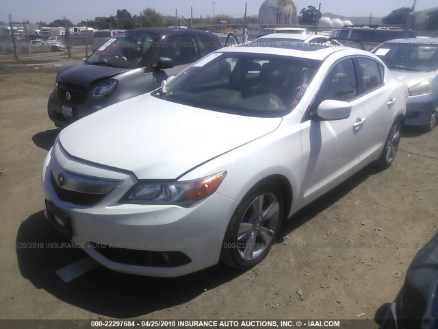 19VDE1F77DE014710 - 2013 ACURA ILX 20 TECH WHITE photo 2