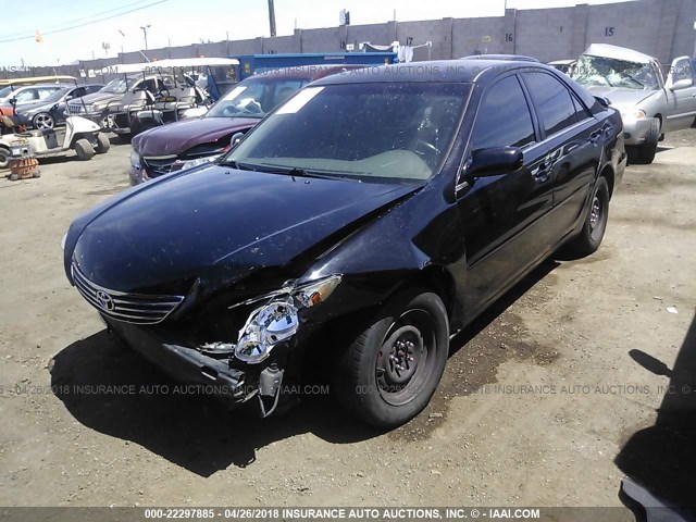 4T1BE32K95U041457 - 2005 TOYOTA CAMRY LE/XLE/SE შავი ფოტო 2