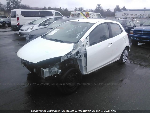 JM1DE1KZ5C0147696 - 2012 MAZDA MAZDA2 WHITE photo 2