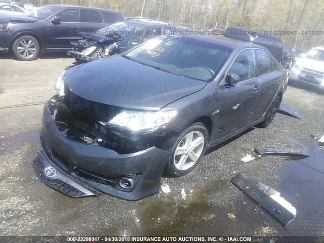 4T1BF1FK1EU823599 - 2014 TOYOTA CAMRY L/SE/LE/XLE 灰色 照片 2