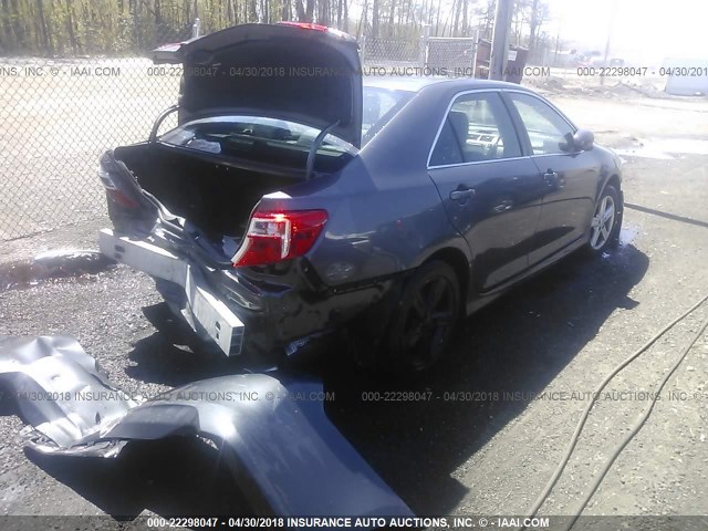4T1BF1FK1EU823599 - 2014 TOYOTA CAMRY L/SE/LE/XLE 灰色 照片 4
