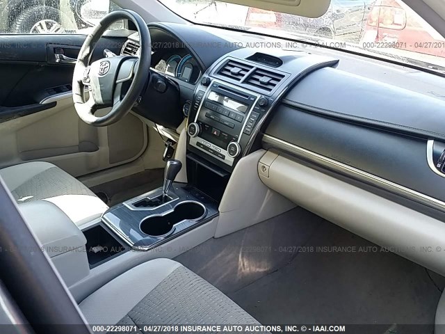 4T1BD1FK8CU026348 - 2012 TOYOTA CAMRY HYBRID/LE/XLE 灰色 照片 5