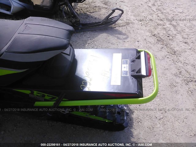 4UF18SNW7JT100420 - 2018 ARCTIC CAT SNOWMOBILE ნაცრისფერი ფოტო 6