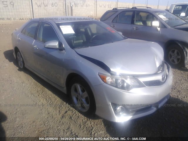 4T1BF1FK2EU374921 - 2014 TOYOTA CAMRY L/SE/LE/XLE Gümüş foto 1