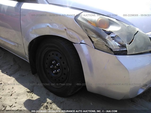 5N1BV28U78N116402 - 2008 NISSAN QUEST S/SE/SL SILVER photo 6