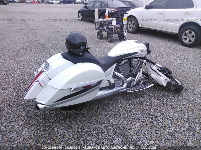 5VPYW36N1G3056500 - 2016 VICTORY MOTORCYCLES MAGNUM WHITE photo 4