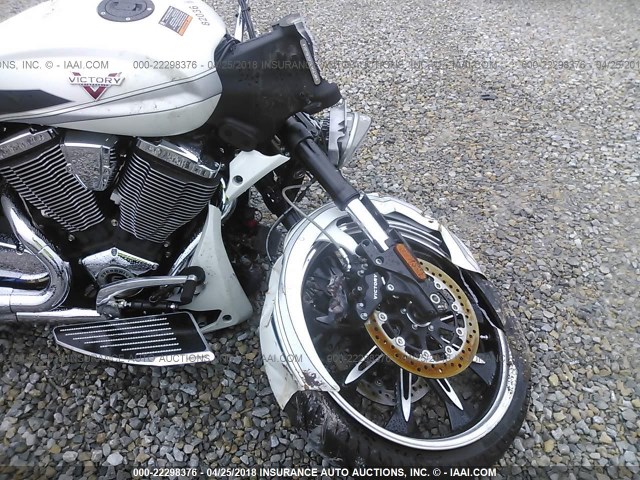 5VPYW36N1G3056500 - 2016 VICTORY MOTORCYCLES MAGNUM WHITE photo 5