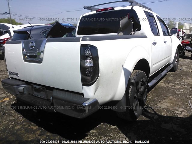 1N6AD07UX6C463690 - 2006 NISSAN FRONTIER CREW CAB LE/SE/OFF ROAD WHITE photo 4