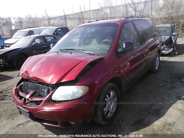 2B4GP44R12R582464 - 2002 DODGE GRAND CARAVAN SPORT RED photo 2