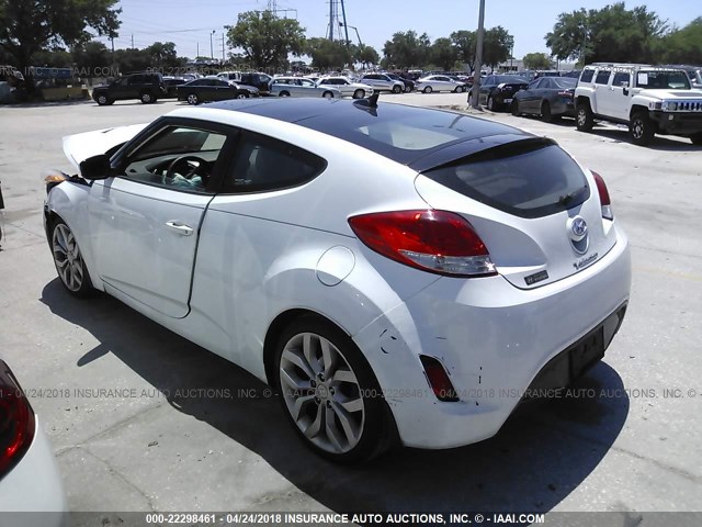 KMHTC6AD3DU134374 - 2013 HYUNDAI VELOSTER WHITE photo 3