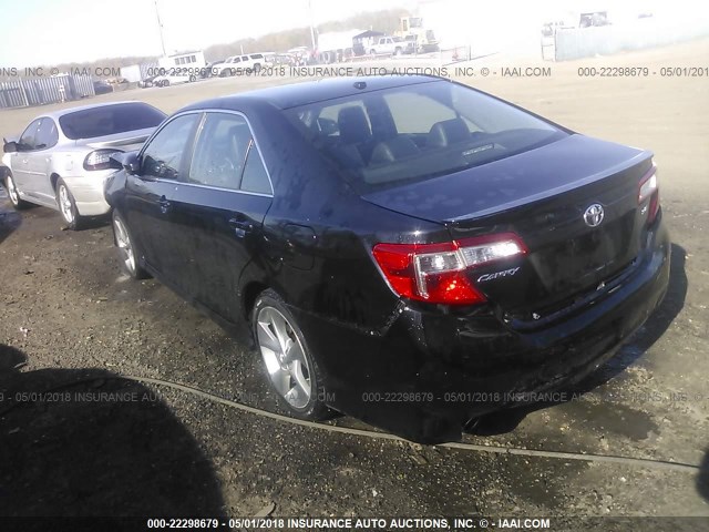 4T1BK1FK7EU537753 - 2014 TOYOTA CAMRY SE/XLE BLACK photo 3