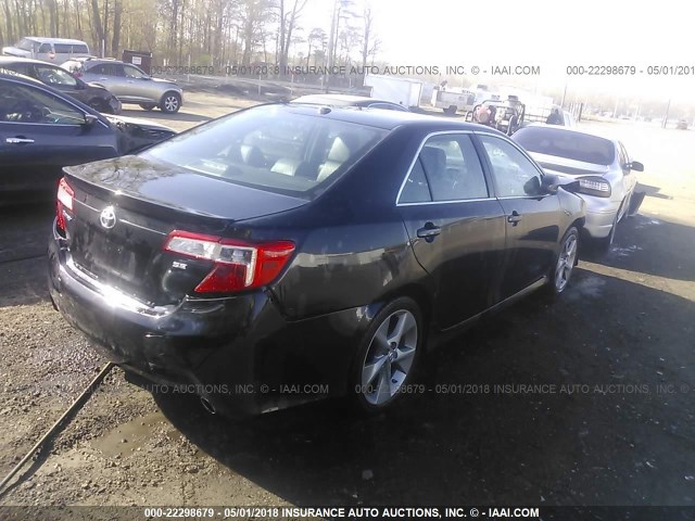 4T1BK1FK7EU537753 - 2014 TOYOTA CAMRY SE/XLE BLACK photo 4