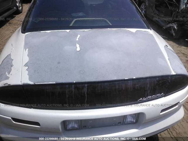 1G3GR62C4W4113062 - 1998 OLDSMOBILE AURORA WHITE photo 6