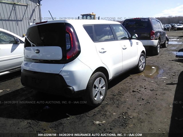 KNDJN2A20F7195678 - 2015 KIA SOUL WHITE photo 4