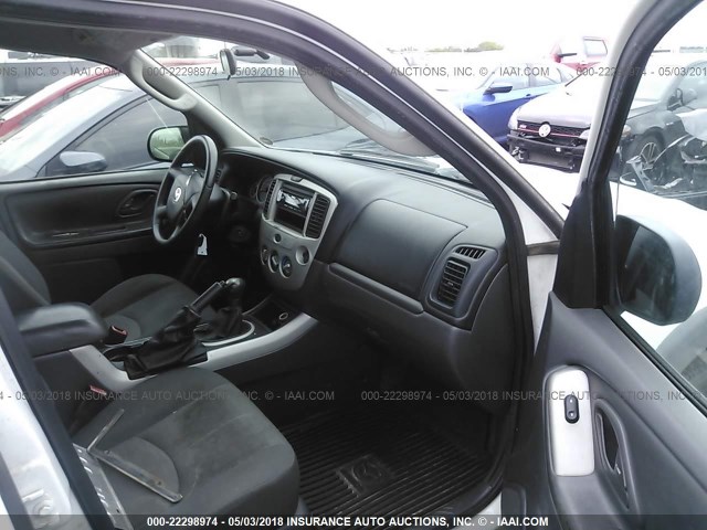 4F2YZ02Z36KM10289 - 2006 MAZDA TRIBUTE I WHITE photo 5