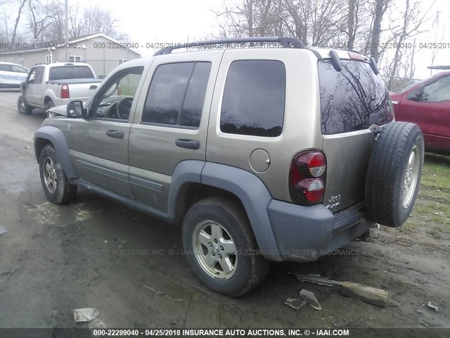 1J4GL48K26W111863 - 2006 JEEP LIBERTY SPORT GOLD photo 3