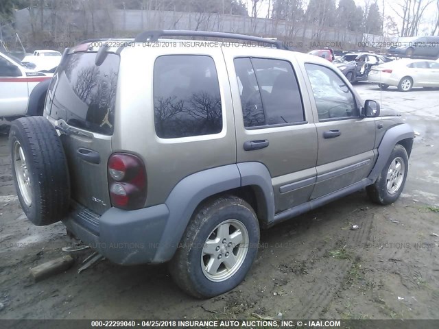 1J4GL48K26W111863 - 2006 JEEP LIBERTY SPORT 金色 照片 4