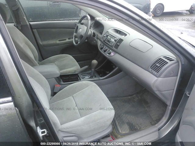 4T1BE32K83U647054 - 2003 TOYOTA CAMRY LE/XLE/SE 灰色 照片 5