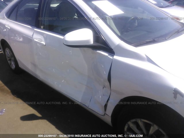 4T4BF1FK5GR572806 - 2016 TOYOTA CAMRY LE/XLE/SE/XSE WHITE photo 6