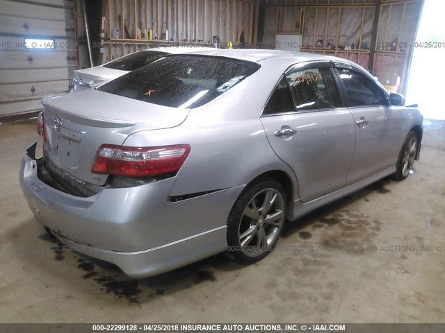 4T1BK46K27U516880 - 2007 TOYOTA CAMRY NEW GENERAT LE/XLE/SE SILVER photo 4