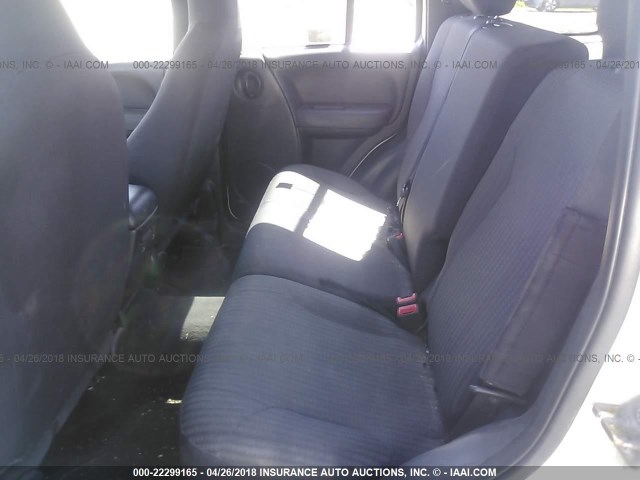 1J4GK48K84W287784 - 2004 JEEP LIBERTY SPORT 白色 照片 8