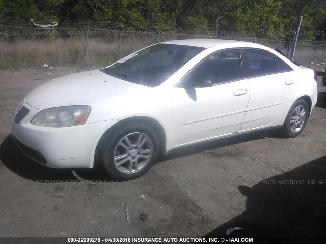 1G2ZG528354136873 - 2005 PONTIAC G6 WHITE photo 2