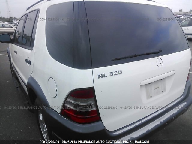 4JGAB54EXWA009224 - 1998 MERCEDES-BENZ ML 320 WHITE photo 3