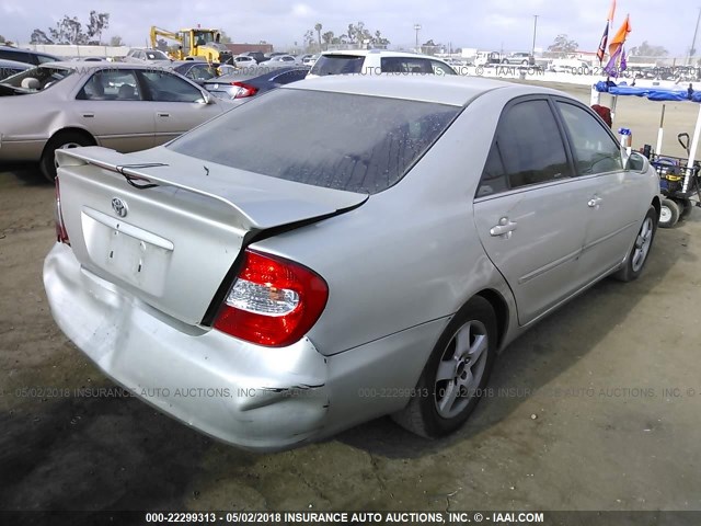4T1BF32KX3U053725 - 2003 TOYOTA CAMRY LE/XLE/SE ვერცხლისფერი ფოტო 4