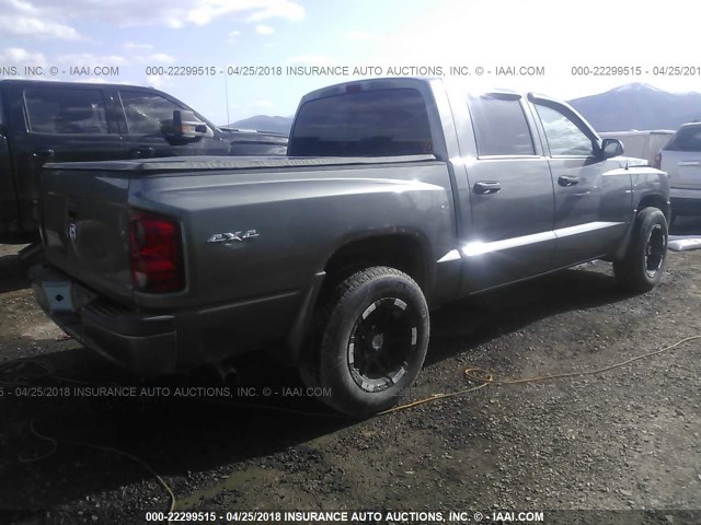 1D7HW28K58S614079 - 2008 DODGE DAKOTA QUAD/ST GRAY photo 4