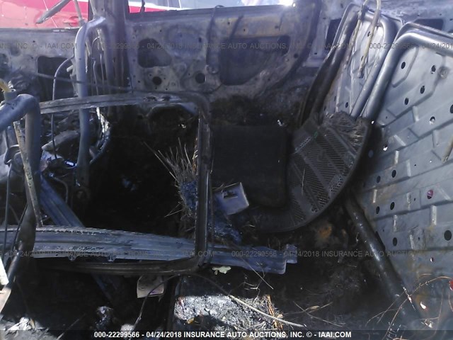 4F2YU08172KM63250 - 2002 MAZDA TRIBUTE LX/ES 灰色 照片 8