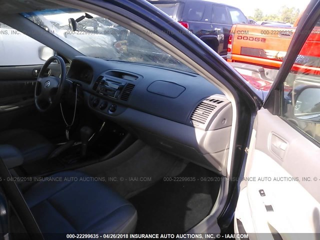 4T1BE32K83U183490 - 2003 TOYOTA CAMRY LE/XLE/SE 蓝色 照片 5