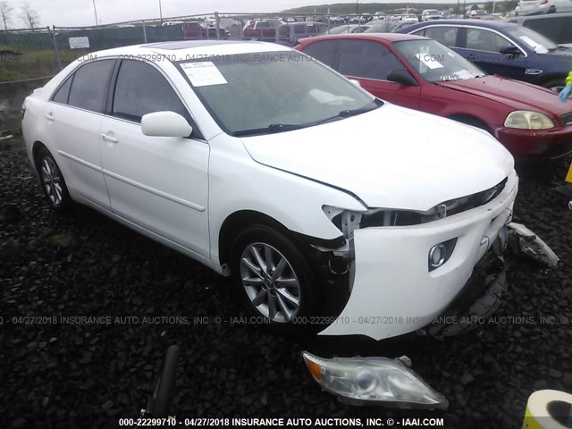 4T1BK3EK8BU615093 - 2011 TOYOTA CAMRY SE/LE/XLE WHITE photo 1