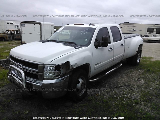 1GCJK33618F202807 - 2008 CHEVROLET SILVERADO K3500 WHITE photo 2