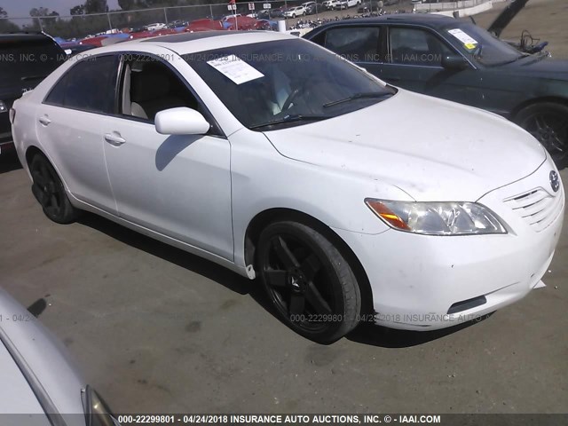 4T4BE46K28R025997 - 2008 TOYOTA CAMRY CE/LE/XLE/SE WHITE photo 1