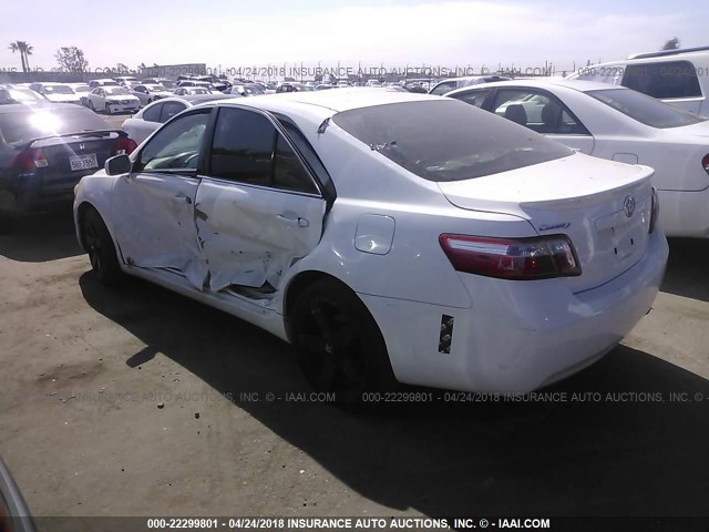 4T4BE46K28R025997 - 2008 TOYOTA CAMRY CE/LE/XLE/SE WHITE photo 3