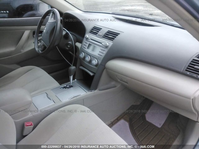 4T1BF3EK4AU532733 - 2010 TOYOTA CAMRY SE/LE/XLE 蓝色 照片 5