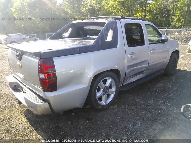 3GNEC12007G231977 - 2007 CHEVROLET AVALANCHE C1500 SILVER photo 4