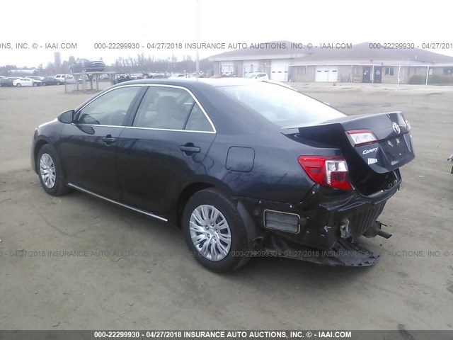 4T4BF1FK0ER440369 - 2014 TOYOTA CAMRY L/SE/LE/XLE BLUE photo 3