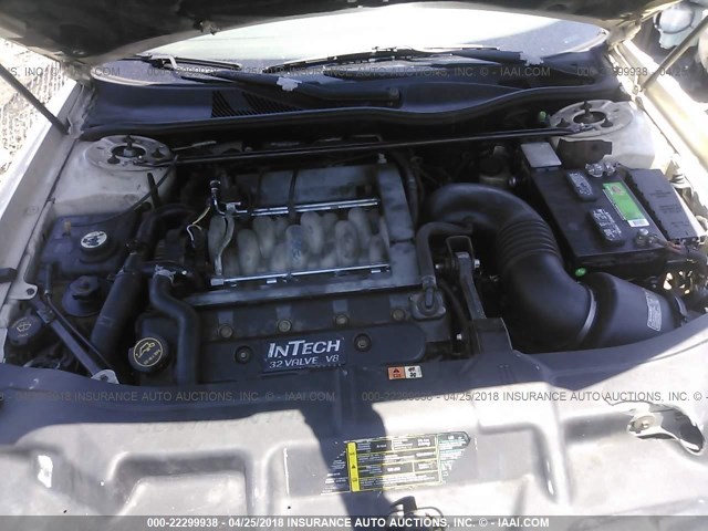 1LNHM97V32Y621908 - 2002 LINCOLN CONTINENTAL  Кремовый фото 10