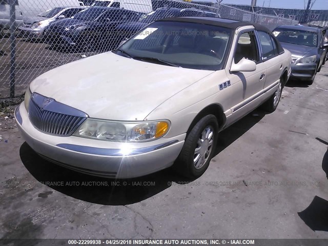 1LNHM97V32Y621908 - 2002 LINCOLN CONTINENTAL  CREAM photo 2