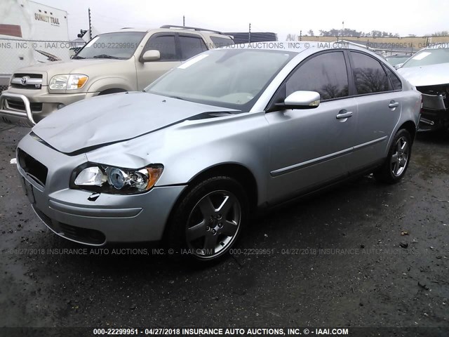 YV1MH682562168839 - 2006 VOLVO S40 T5 SILVER photo 2