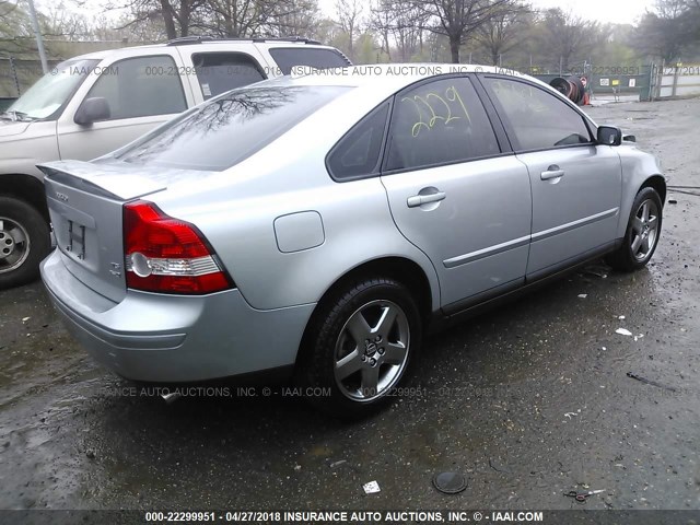 YV1MH682562168839 - 2006 VOLVO S40 T5 SILVER photo 4